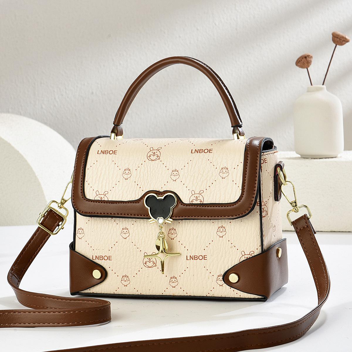 Women s bag single shoulder small square bag 2025 winter new trend versatile model niche girl heart bag women s bag
Women s bag single shoulder small square bag 2025 winter new trend versatile model niche girl heart bag women s bag