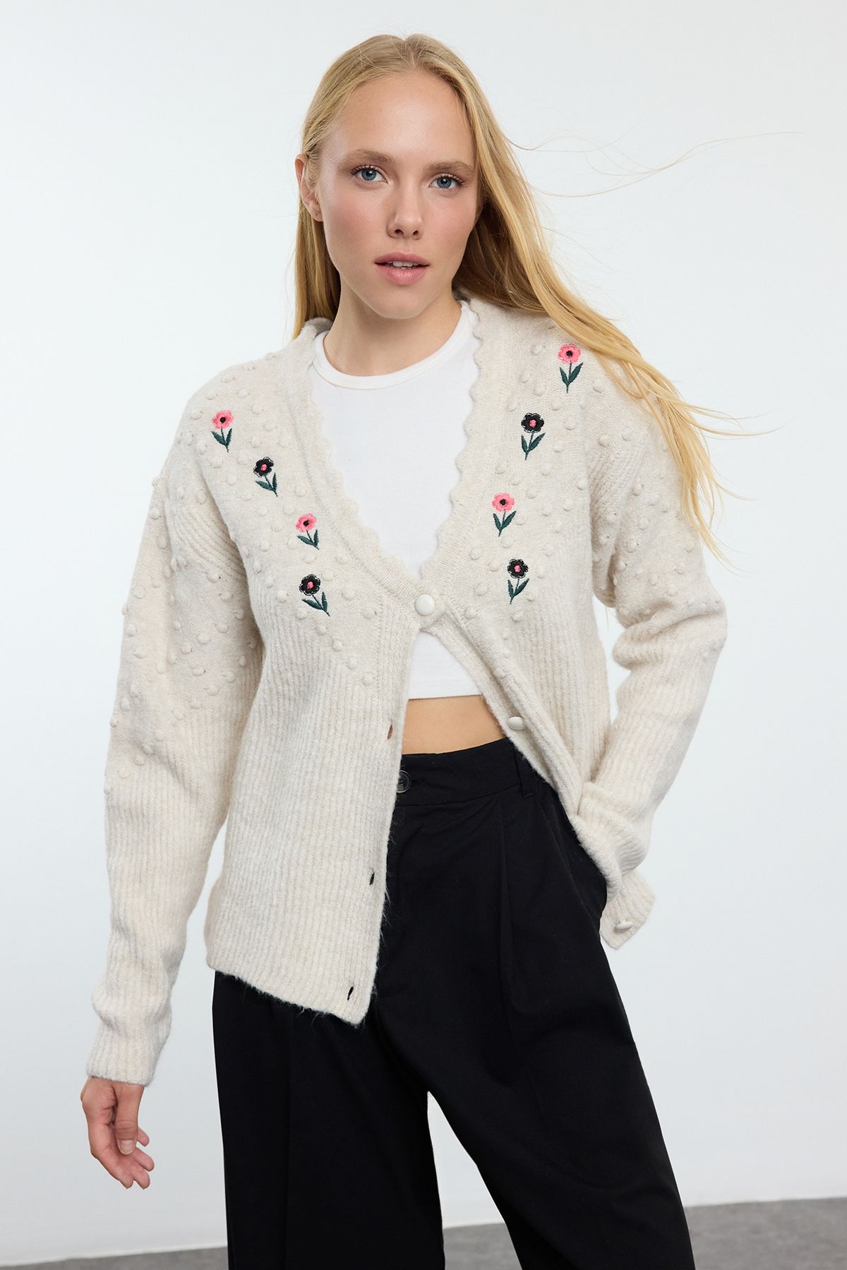 Women s Fashionable Stylish Cardigan Stone Wide Fit Soft Textured Embroidered Knitwear Cardigan S
Women s Fashionable Stylish Cardigan Stone Wide Fit Soft Textured Embroidered Knitwear Cardigan S