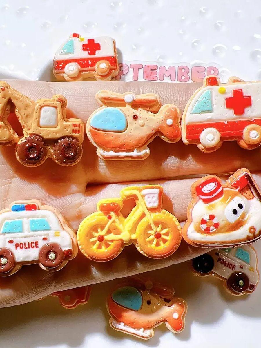 10PCS Resin Cartoon police cars, bicycles, airplanes, sailboats, cookies Flatback Home Decor Figurine Scrapbook DIY Accessories
10PCS Resin Cartoon police cars, bicycles, airplanes, sailboats, cookies Flatback Home Decor Figurine Scrapbook DIY Accessories