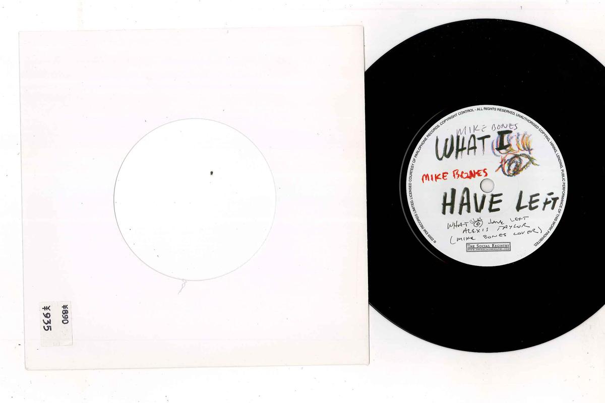 7inch Record MIKE BONES / ALEXIS TAYLOR - Today The World Is Worthy Of My Loa VICE014 VICE 2009 UK Rock Used
7inch Record MIKE BONES / ALEXIS TAYLOR - Today The World Is Worthy Of My Loa VICE014 VICE 2009 UK Rock Used