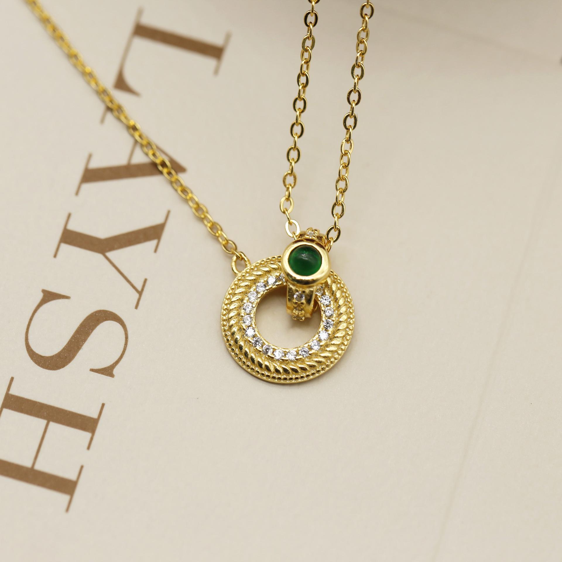 Elegant French Braided Green Diamond Pendant Necklace in Gold-Plated Sterling Silver 925 Silver
Elegant French Braided Green Diamond Pendant Necklace in Gold-Plated Sterling Silver 925 Silver