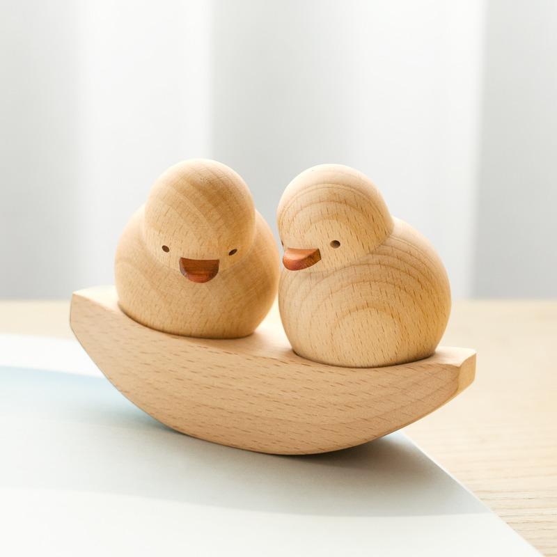 Creative Couple Decoration Office Desk Wooden Material Style Wooden Duck Friends Birthday Valentine s Day Girl Gift Fun
Creative Couple Decoration Office Desk Wooden Material Style Wooden Duck Friends Birthday Valentine s Day Girl Gift Fun