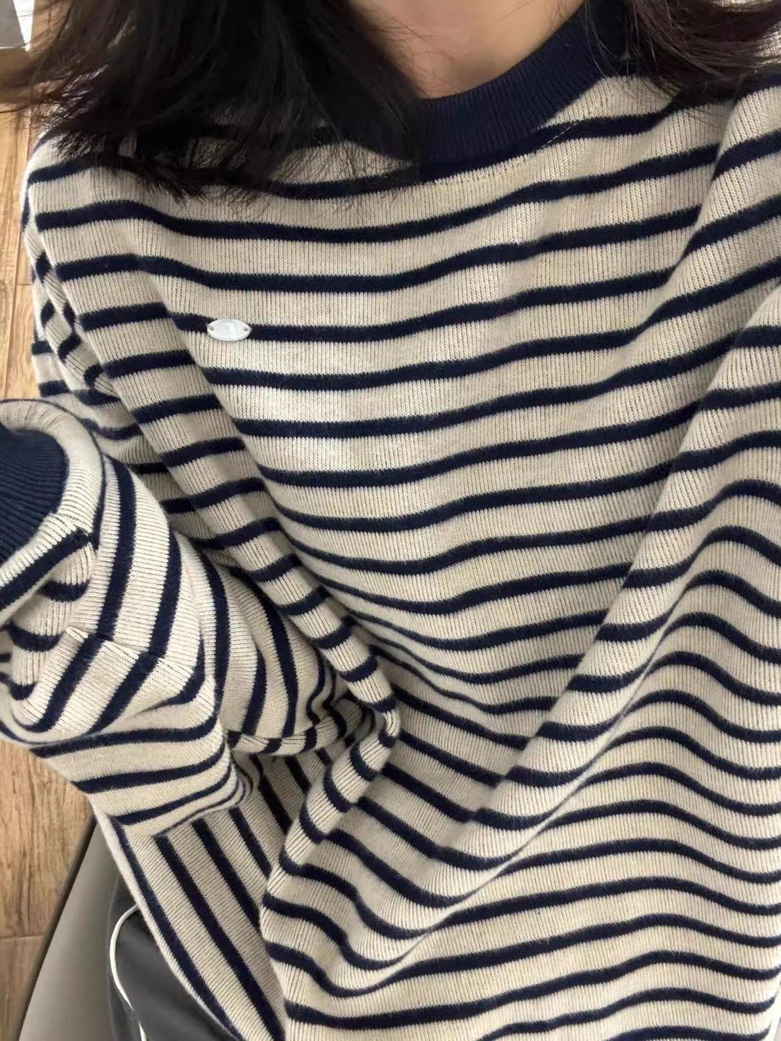 Women s Retro Striped Crew Neck Knit Sweatshirt - Loose, Long Sleeve Top for Spring/Autumn 2024 Small
Women s Retro Striped Crew Neck Knit Sweatshirt - Loose, Long Sleeve Top for Spring/Autumn 2024 Small