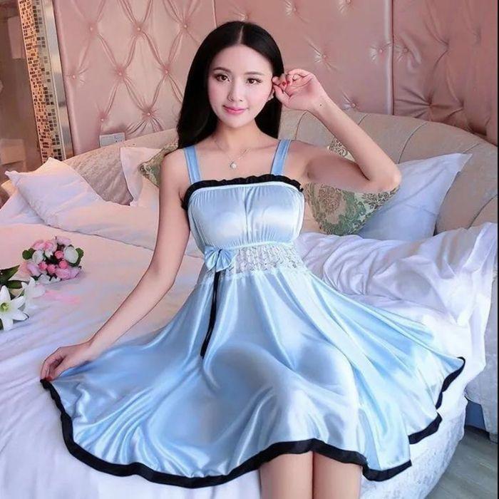 Removable chest pad, tube top, suspender skirt, pajamas for women s summer thin style, sexy and generous imitation silk loungewear, pajamas for women One size fits all небо синє кольору
Removable chest pad, tube top, suspender skirt, pajamas for women s summer thin style, sexy and generous imitation silk loungewear, pajamas for women One size fits all небо синє кольору