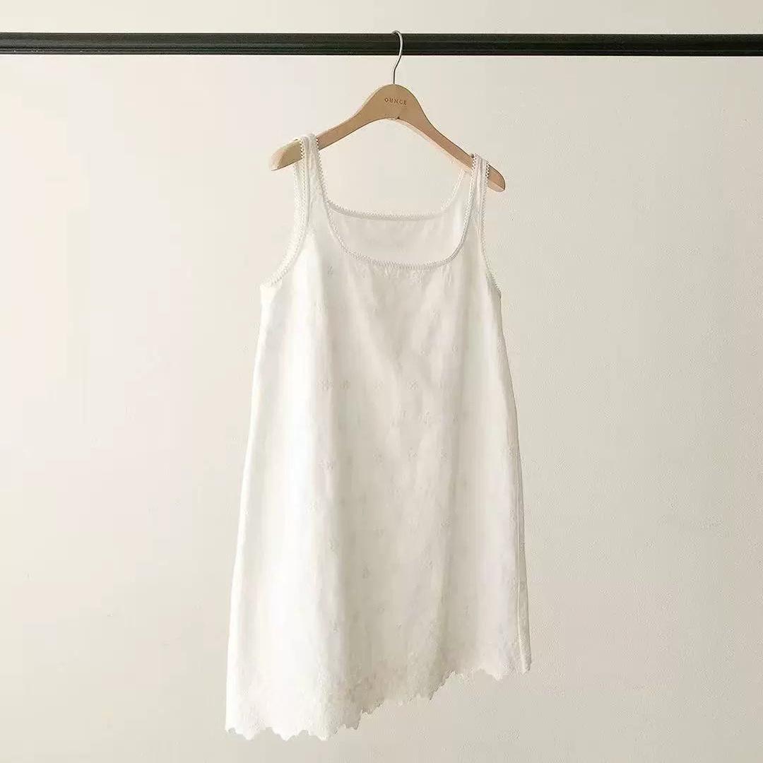 In-Stock Korean Style White Lace Dress: Fresh, Comfortable, Breathable Summer 2025 Vacation Tank Dress for Women One Size білий
In-Stock Korean Style White Lace Dress: Fresh, Comfortable, Breathable Summer 2025 Vacation Tank Dress for Women One Size білий