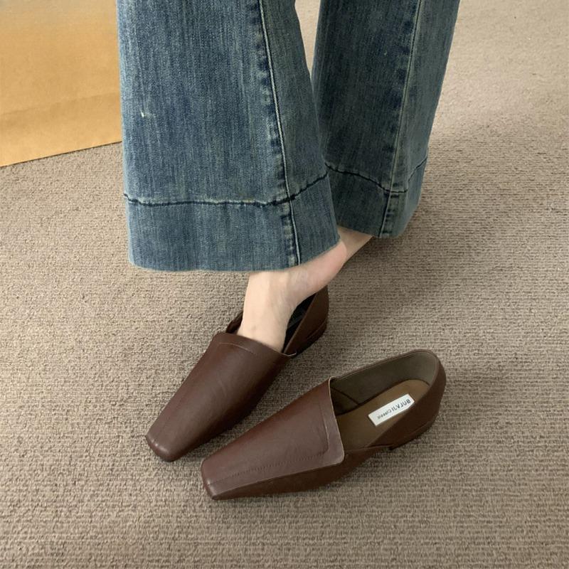Spring and Autumn Retro Square Toe Low Heeled Single Shoes New Simple and Versatile Deep Mouth Small Leather Shoes 40 кавовий
Spring and Autumn Retro Square Toe Low Heeled Single Shoes New Simple and Versatile Deep Mouth Small Leather Shoes 40 кавовий