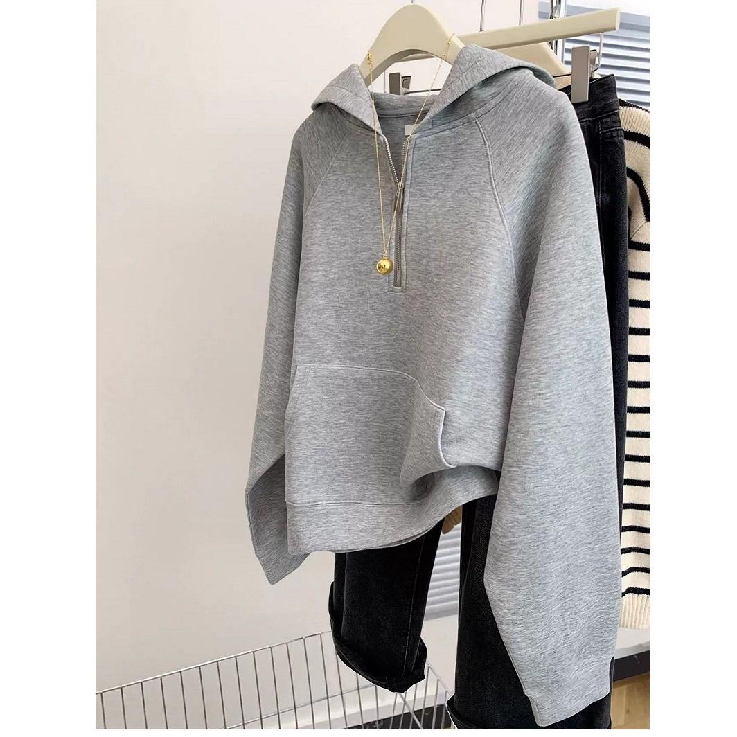 Женский серый худи с капюшоном на молнии до середины - Осень/Зима 2025 Корейский стиль Повседневный Свободный крой Пуловер XXXXL (250-300 jin) серый
Женский серый худи с капюшоном на молнии до середины - Осень/Зима 2025 Корейский стиль Повседневный Свободный крой Пуловер XXXXL (250-300 jin) серый