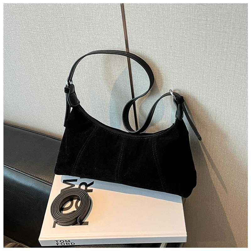 Retro oil wax leather messenger bag, crescent bag, autumn new trendy large-capacity shoulder bag, textured underarm women s bag
Retro oil wax leather messenger bag, crescent bag, autumn new trendy large-capacity shoulder bag, textured underarm women s bag