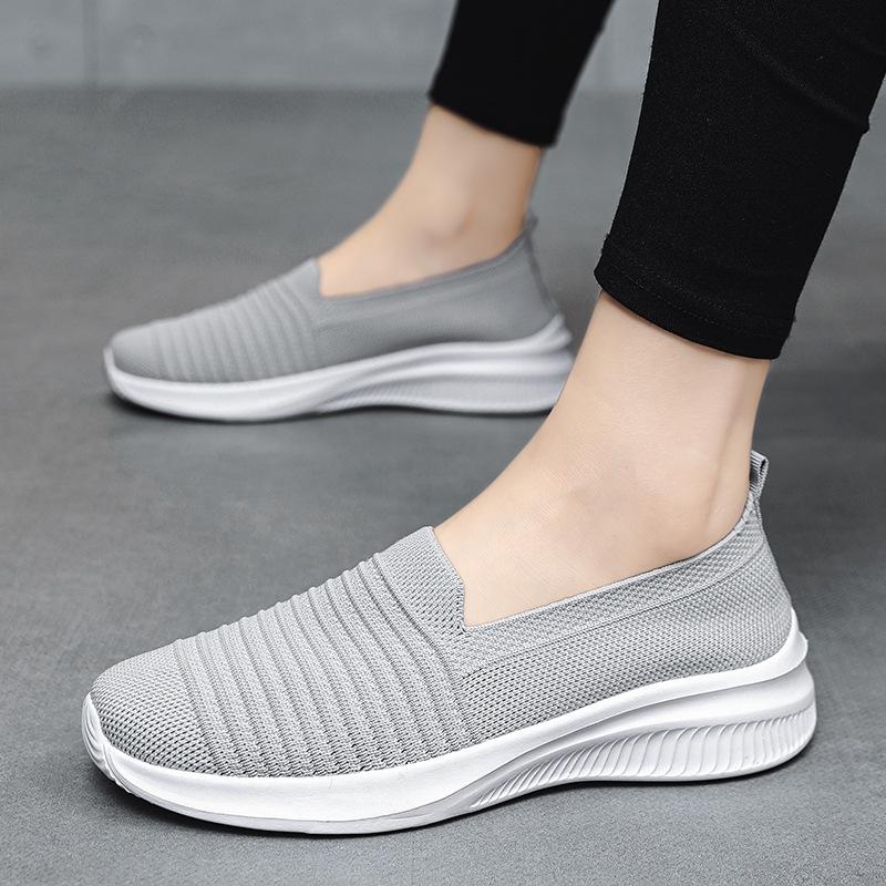 Lightweight and transparent new fly-woven women s shoes in autumn, lazy people pedal casual shoes, breathable fashion women s single shoes 35 чорний
Lightweight and transparent new fly-woven women s shoes in autumn, lazy people pedal casual shoes, breathable fashion women s single shoes 35 чорний