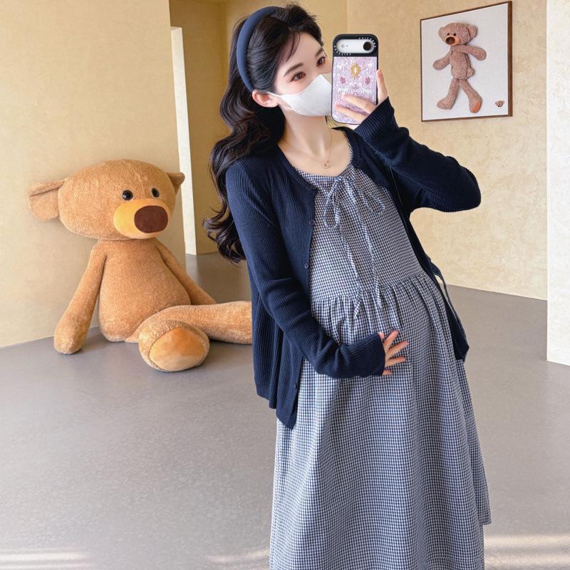 Trendy Maternity Plaid Vest Dress & Sun Protection Two-Piece Set L
Trendy Maternity Plaid Vest Dress & Sun Protection Two-Piece Set L