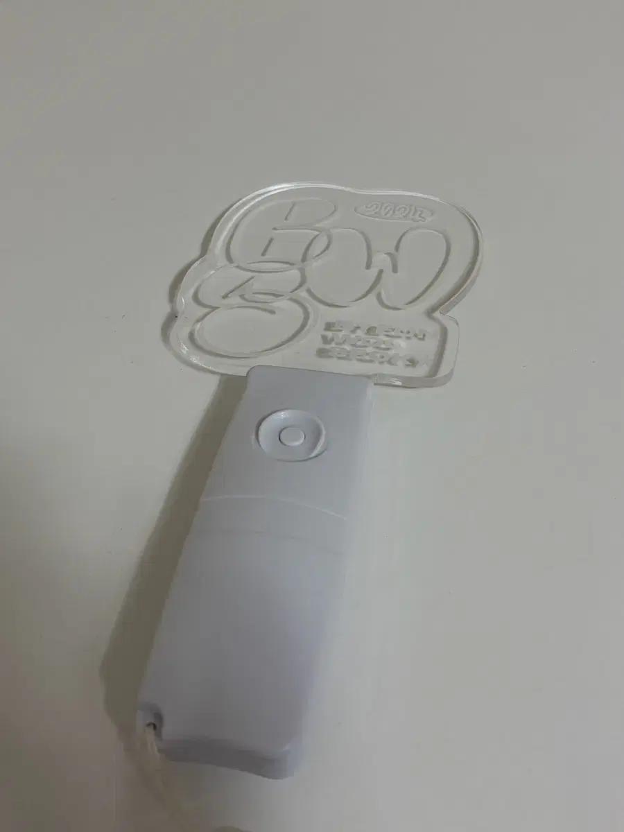 Byun Woo Seok official goods bundle with cheering stick Used
Byun Woo Seok official goods bundle with cheering stick Used