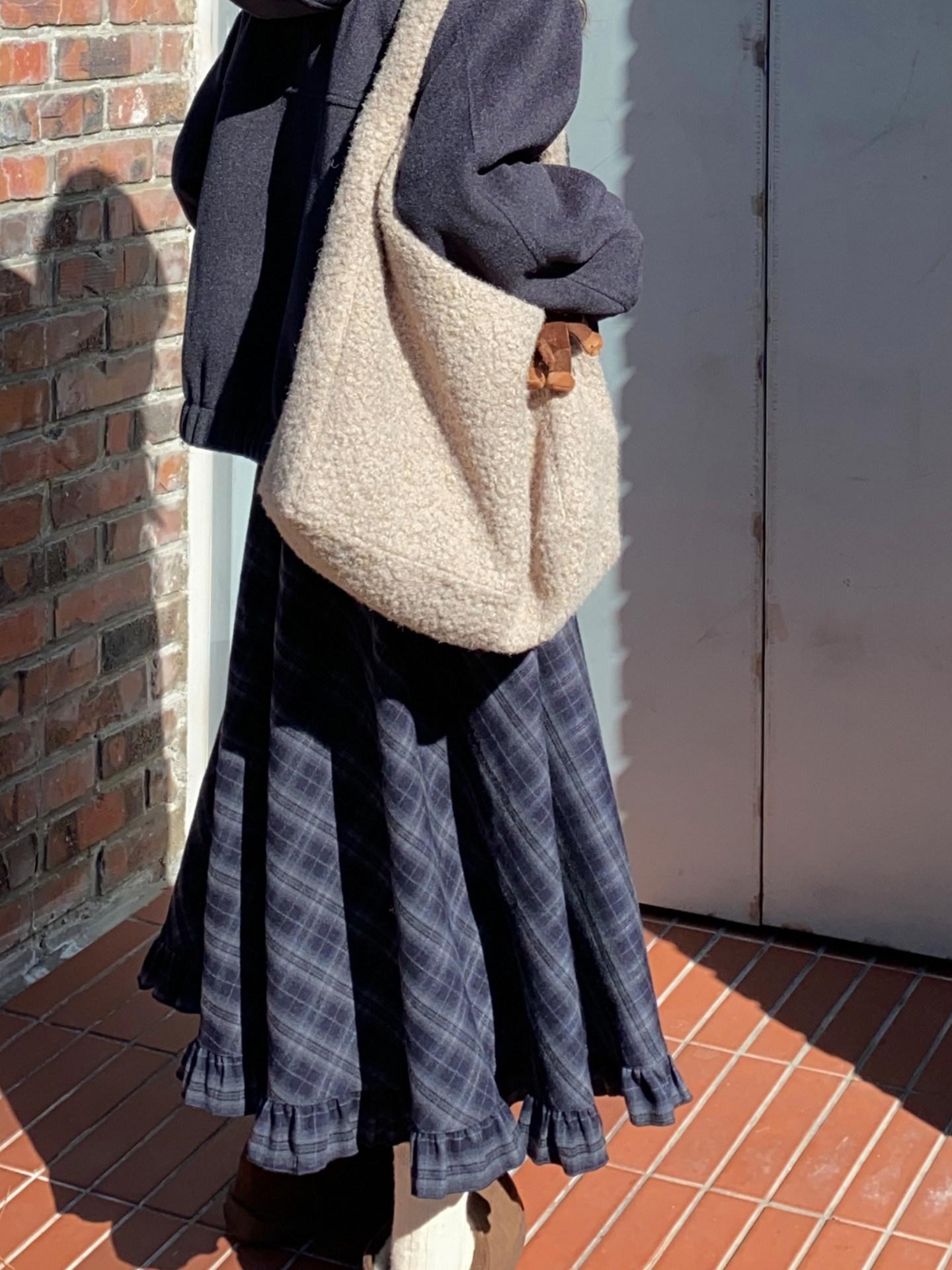 Naitu Star Women s Winter Plaid Ruffled Midi Skirt with Elastic Waist Large
Naitu Star Women s Winter Plaid Ruffled Midi Skirt with Elastic Waist Large