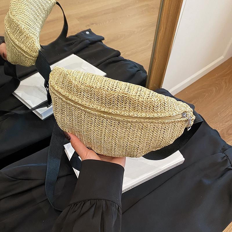 Straw breast bag, fanny pack, women s summer new light, casual and beautiful niche wide shoulder strap, single shoulder messenger bag чорний
Straw breast bag, fanny pack, women s summer new light, casual and beautiful niche wide shoulder strap, single shoulder messenger bag чорний