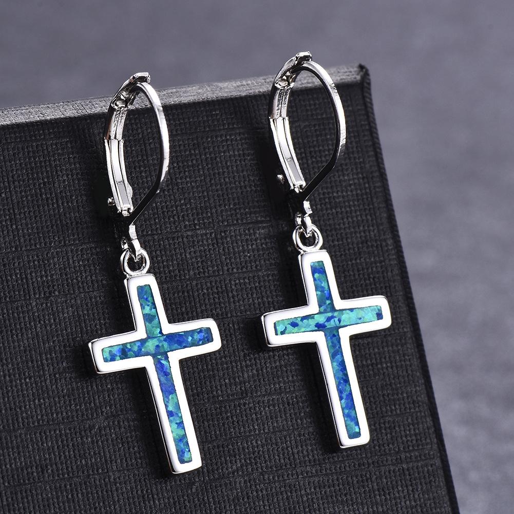 Earrings with A High End Feel Cross Shaped Ear Buckles Womens Simple Earrings Accessories
Earrings with A High End Feel Cross Shaped Ear Buckles Womens Simple Earrings Accessories