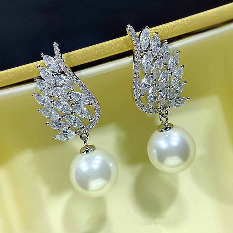 Huitan Elegant Female Gorgeous Pendant Earrings with Bright Zirconia Luxury Lady Engagement Ceremony Party Jewelry for Women
Huitan Elegant Female Gorgeous Pendant Earrings with Bright Zirconia Luxury Lady Engagement Ceremony Party Jewelry for Women