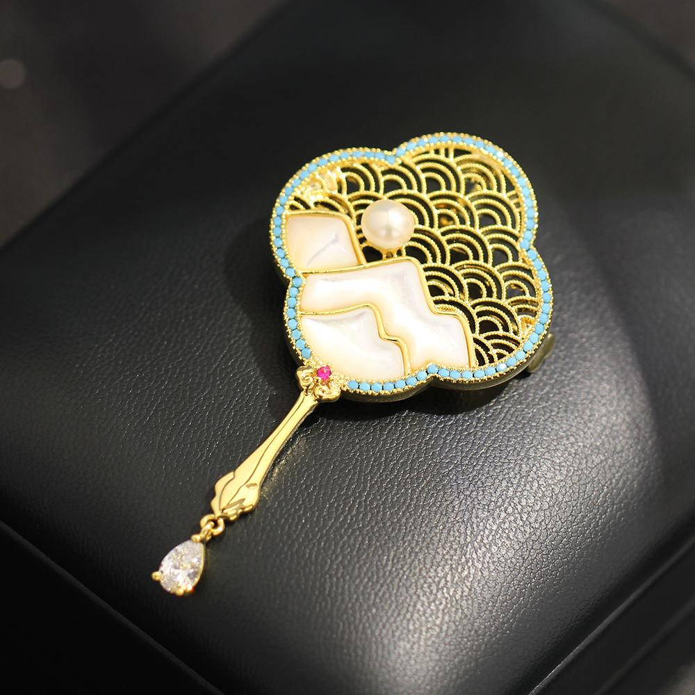 National style Chinese high-end niche natural fritillary mountain brooch four-leaf clover freshwater pearl group fan pin women s
National style Chinese high-end niche natural fritillary mountain brooch four-leaf clover freshwater pearl group fan pin women s