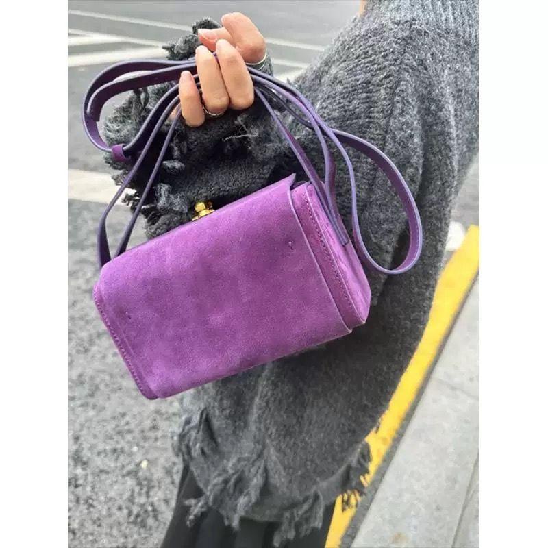 Trendy High Quality Textured Faux Suede Box Shoulder Bag French Style Chic Latch Handbag Ladies Shoulder Bag Women Y2K Aesthetic 19x12x11cm лавандовий
Trendy High Quality Textured Faux Suede Box Shoulder Bag French Style Chic Latch Handbag Ladies Shoulder Bag Women Y2K Aesthetic 19x12x11cm лавандовий