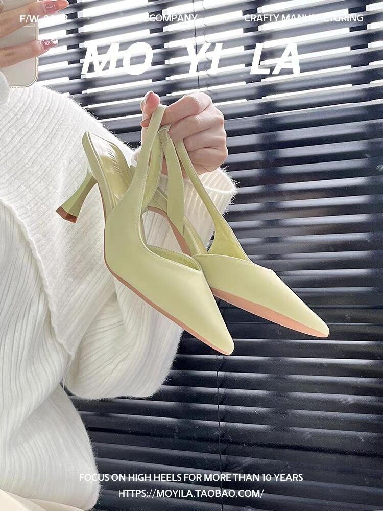 2025 summer new pointed temperament French small heels bag head high heels women s breathable stiletto fashion sandals 39
2025 summer new pointed temperament French small heels bag head high heels women s breathable stiletto fashion sandals 39
