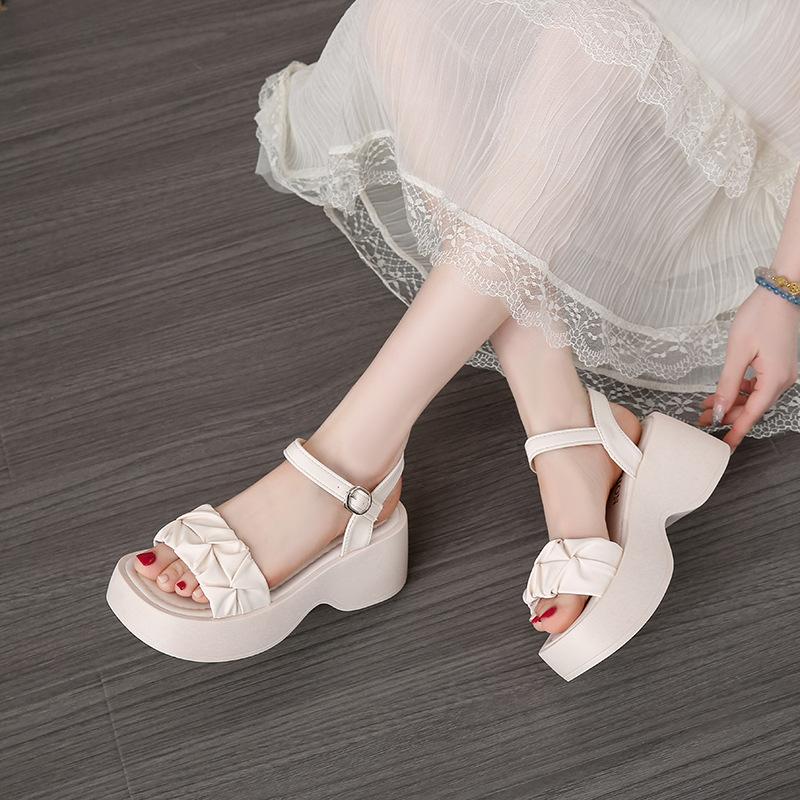 Літні нові сандалі 2025 жіночі м які підошви носити прохолодні шльопанці 2025 літні повсякденні модні сандалі 40
Літні нові сандалі 2025 жіночі м які підошви носити прохолодні шльопанці 2025 літні повсякденні модні сандалі 40