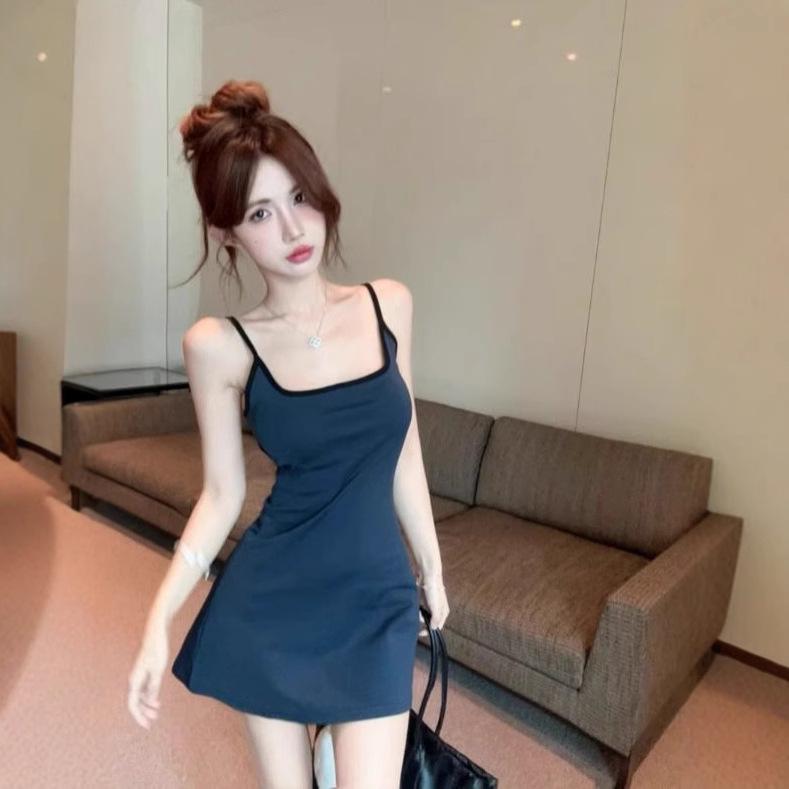 Women s Summer A-Line Spaghetti Strap Dress with Breast Pads – Sexy Waist-Hugging Backless Design. Small
Women s Summer A-Line Spaghetti Strap Dress with Breast Pads – Sexy Waist-Hugging Backless Design. Small