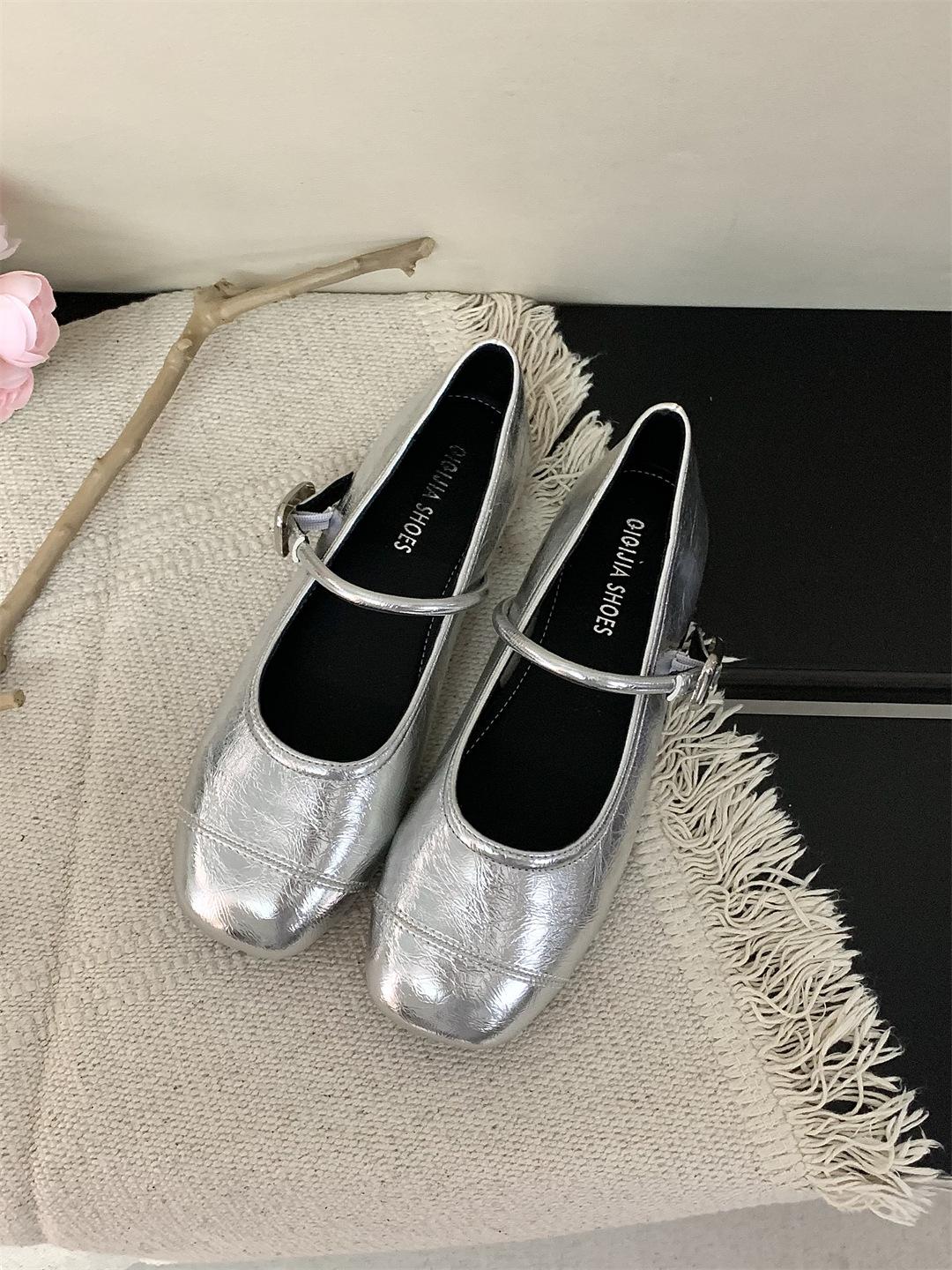 Туфли-лодочки с круглым носком серебристые женские весенне-осенние новые французские ретро маленькие кожаные туфли в сказочном стиле мягкие на плоской подошве Мэри Джейн 40
Туфли-лодочки с круглым носком серебристые женские весенне-осенние новые французские ретро маленькие кожаные туфли в сказочном стиле мягкие на плоской подошве Мэри Джейн 40