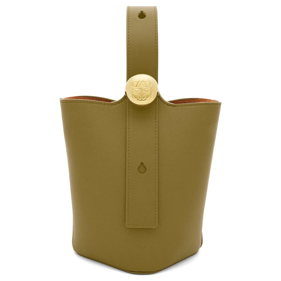 Loewe Pebble Bucket Adjustable Detachable Shoulder Strap Magnetic Closure Soft Leather Mini Bag Women Shoulder Bag Khaki-Green AANBBBMX01-8795 Basic Set (Bag+Dust Bag)
Loewe Pebble Bucket Adjustable Detachable Shoulder Strap Magnetic Closure Soft Leather Mini Bag Women Shoulder Bag Khaki-Green AANBBBMX01-8795 Basic Set (Bag+Dust Bag)