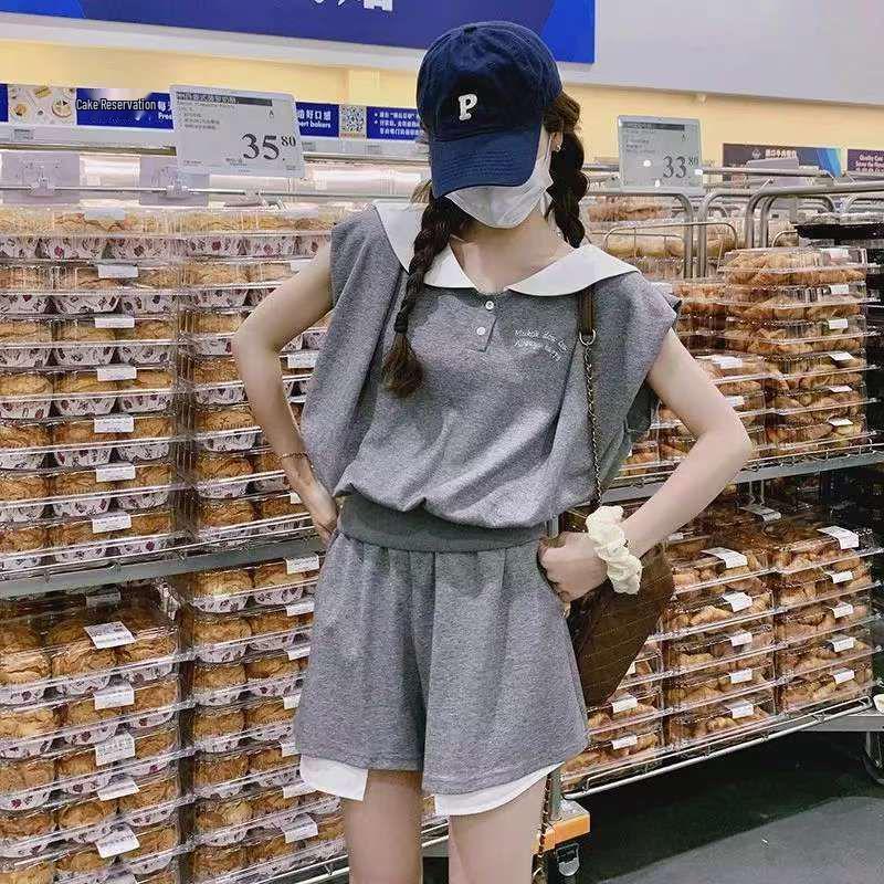 Women s Korean Style Summer Sportswear: Gray Navy Collar Sleeveless Top and Shorts Two-Piece Set Large
Women s Korean Style Summer Sportswear: Gray Navy Collar Sleeveless Top and Shorts Two-Piece Set Large