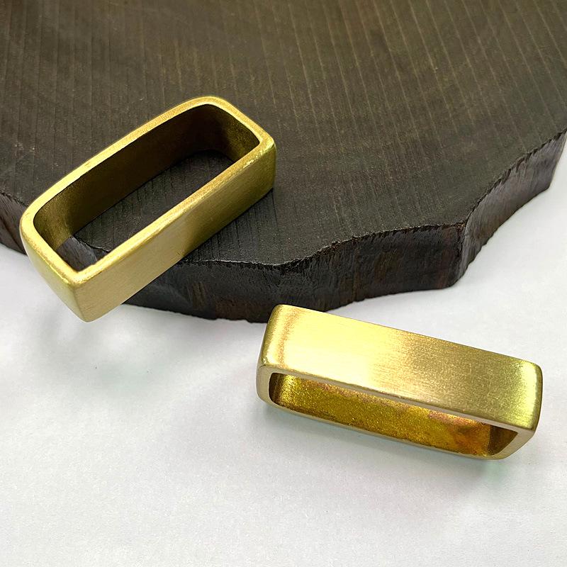 Креативный аксессуар для ремня из чистой меди и латуни
Креативный аксессуар для ремня из чистой меди и латуни