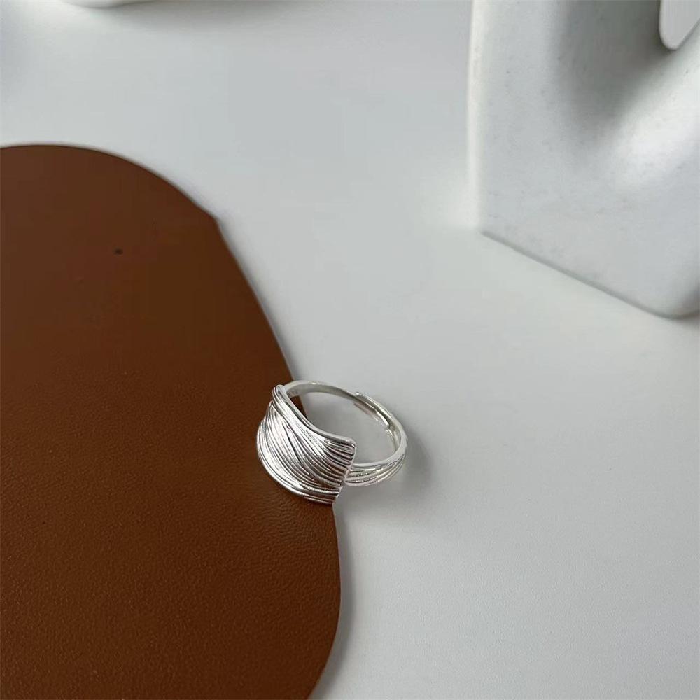 Korean irregular wide-sided striped ring ins wind simple personality adjustable index finger ring
Korean irregular wide-sided striped ring ins wind simple personality adjustable index finger ring