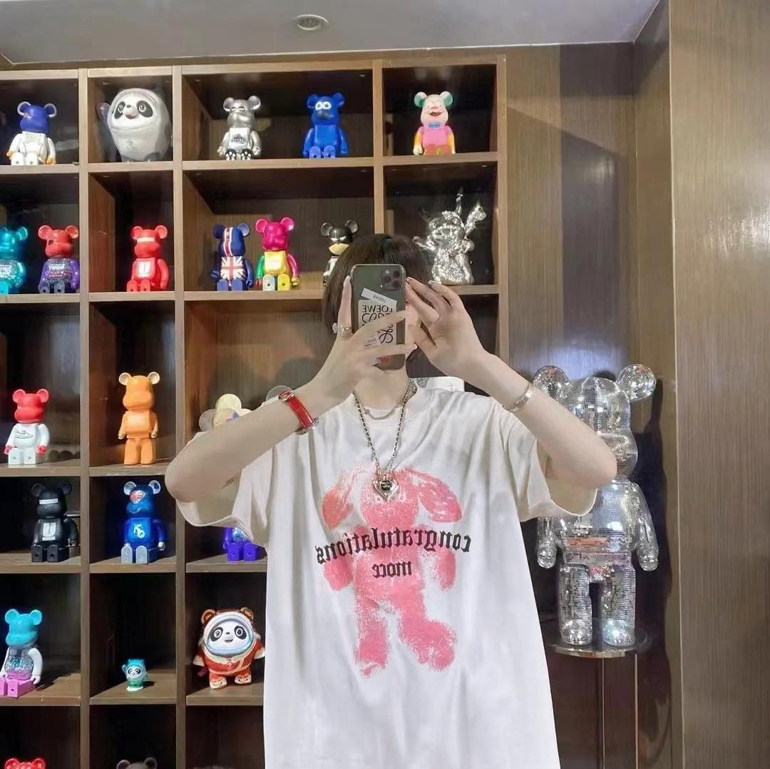 American retro cartoon rabbit printing pure cotton loose T-shirt women s Hong Kong style top 2025 new summer half sleeve M белый
American retro cartoon rabbit printing pure cotton loose T-shirt women s Hong Kong style top 2025 new summer half sleeve M белый