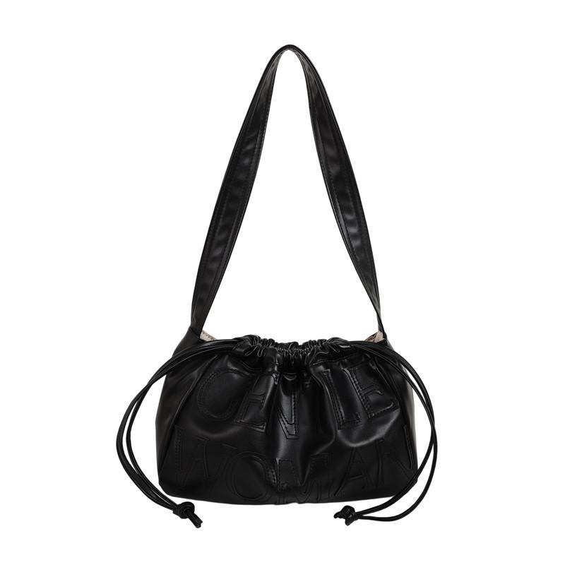 Трендовая женская сумка-пельмень из кожи большой вместимости и сумка через плечо чёрный
Трендовая женская сумка-пельмень из кожи большой вместимости и сумка через плечо чёрный