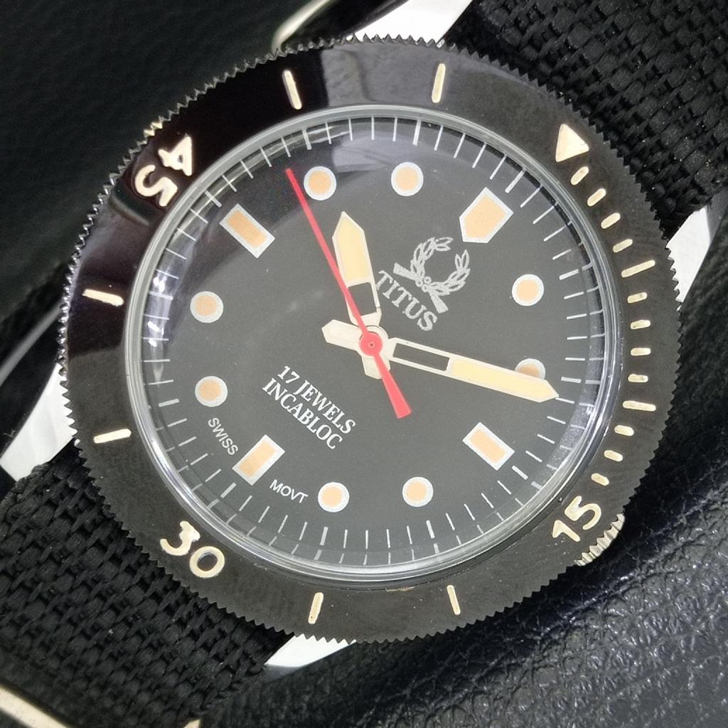 MENS SWISS TITUS 40MM TURNABLE BEZEL HAND-WINDING BLACK DIAL WATCH a431304-2 R106-a431304
MENS SWISS TITUS 40MM TURNABLE BEZEL HAND-WINDING BLACK DIAL WATCH a431304-2 R106-a431304