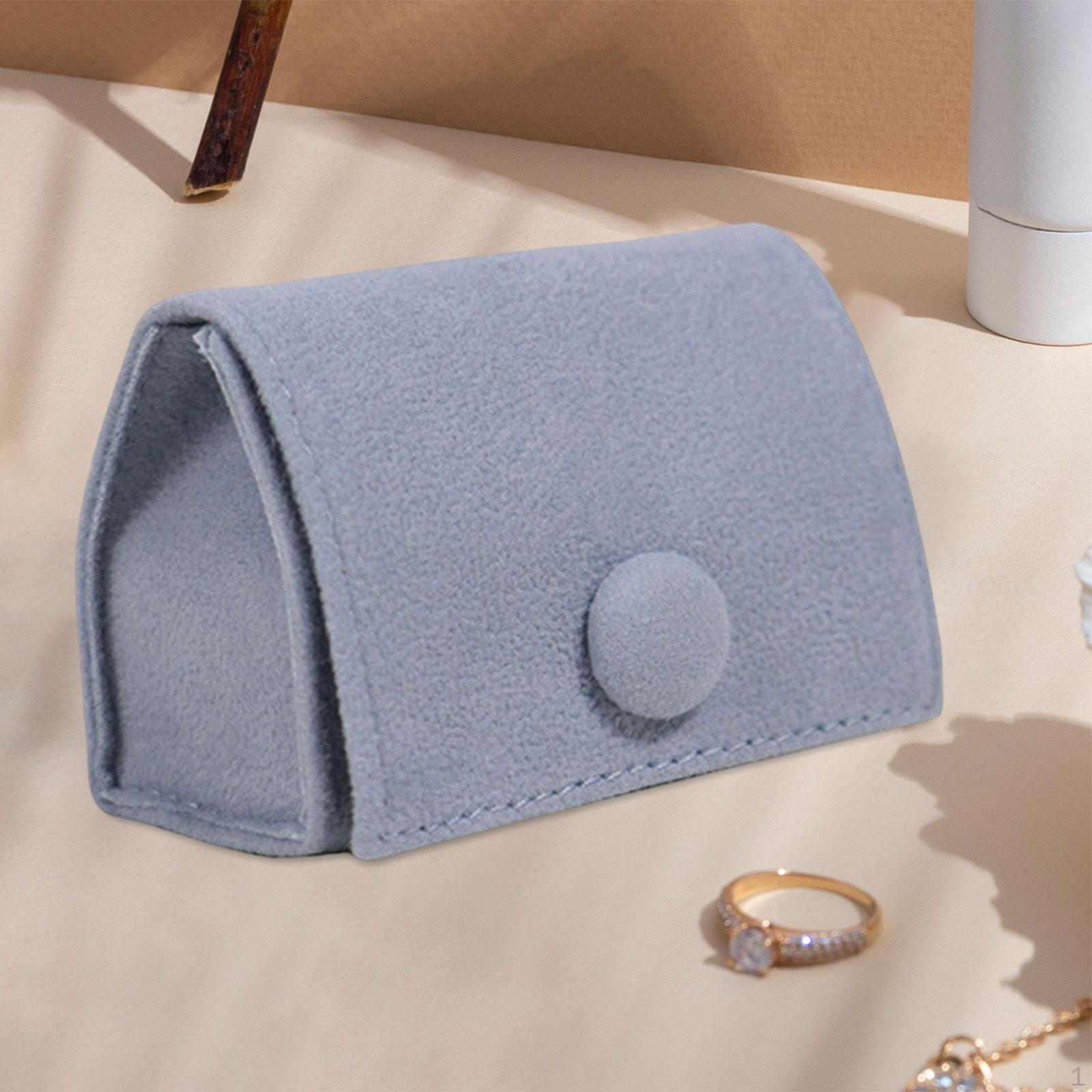 Velvet Box Jewelry Bag,Stylish,Lightweight with Snap Button,Ear Storage Organizer Case for Ears світло-сірий колір
Velvet Box Jewelry Bag,Stylish,Lightweight with Snap Button,Ear Storage Organizer Case for Ears світло-сірий колір