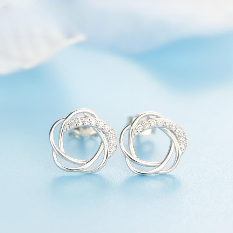 Серьги-гвоздики из стерлингового серебра S925 Plum, женские серьги, стильные, простые и универсальные, темпераментные 925 белый
Серьги-гвоздики из стерлингового серебра S925 Plum, женские серьги, стильные, простые и универсальные, темпераментные 925 белый