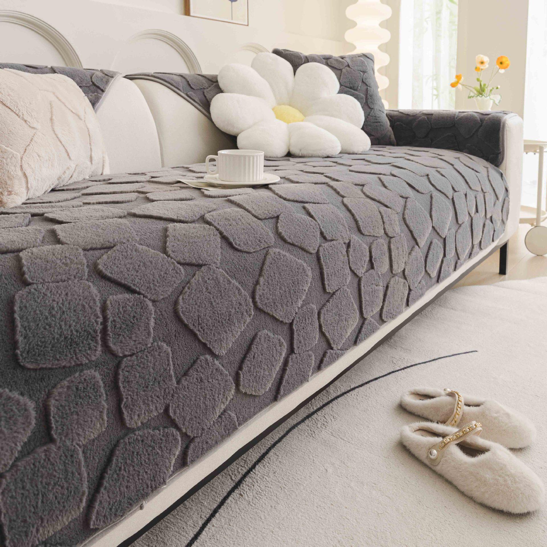 Rabbit Plush Sofa Cushion Autumn And Winter New Light Luxury Universal Leather Sofa Cover Cloth Towel Dirt-Resistant 70*70cm
Rabbit Plush Sofa Cushion Autumn And Winter New Light Luxury Universal Leather Sofa Cover Cloth Towel Dirt-Resistant 70*70cm