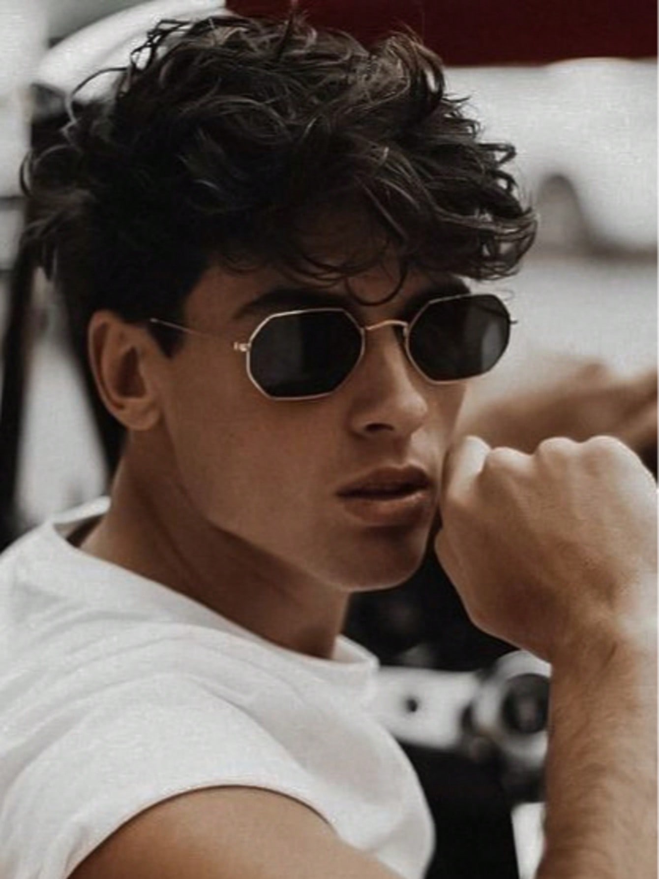 Men s metal full-frame polygonal glasses with thin-frame decorative design, vintage street fashion style, suitable for daily com
Men s metal full-frame polygonal glasses with thin-frame decorative design, vintage street fashion style, suitable for daily com