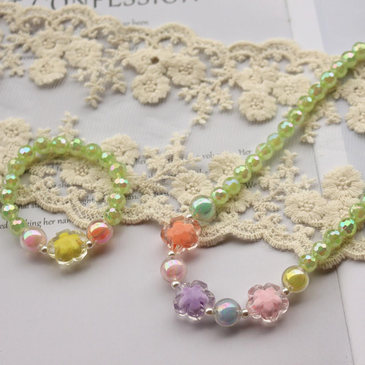 Блестящий прозрачный цветочный цвет карамельного цвета, маленький свежий милый детский комплект ожерелья и браслета для девочек зелёный
Блестящий прозрачный цветочный цвет карамельного цвета, маленький свежий милый детский комплект ожерелья и браслета для девочек зелёный