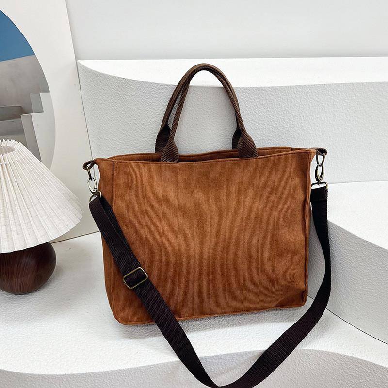 Stylish Large Capacity Nylon Tote Bag For Daily Commuting In Elegant White Grey Black And Brown Colors коричневий
Stylish Large Capacity Nylon Tote Bag For Daily Commuting In Elegant White Grey Black And Brown Colors коричневий