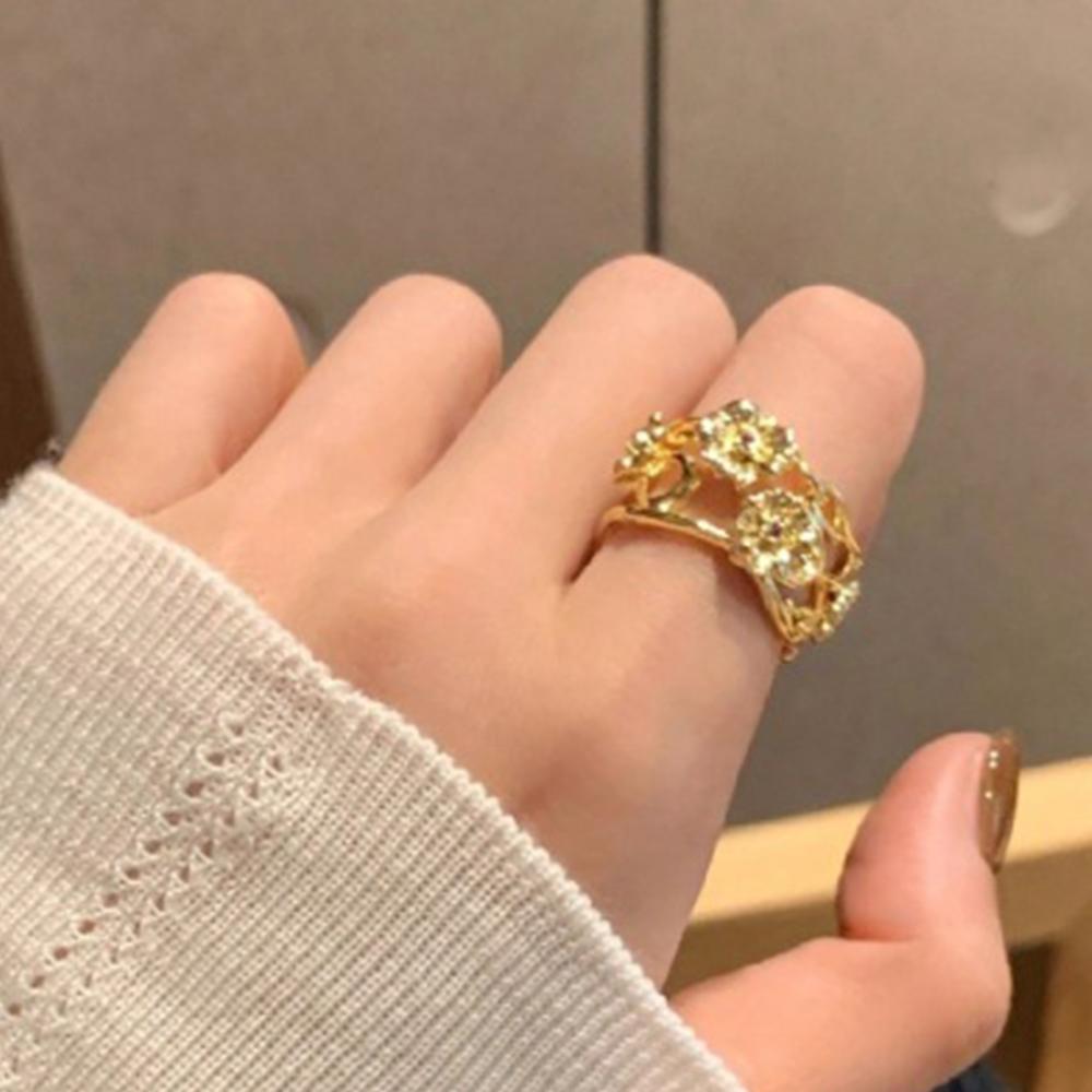 PANJBJ 925 Sterling Silver Flower Ring for Women Hollow Out Crossing Sweet Fashion Temperament Jewelry Gift Dropshipping
PANJBJ 925 Sterling Silver Flower Ring for Women Hollow Out Crossing Sweet Fashion Temperament Jewelry Gift Dropshipping