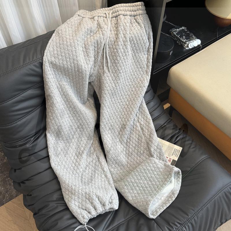 Women s Quilted Diamond Sweatshirt with Elastic Cuffs & Cotton Pants Set Extra Large
Women s Quilted Diamond Sweatshirt with Elastic Cuffs & Cotton Pants Set Extra Large
