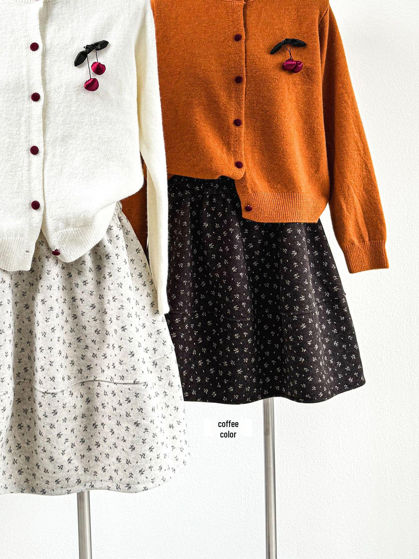 High-End Floral Wool Plaid A-Line Midi Skirt for Autumn and Winter One Size кавовий
High-End Floral Wool Plaid A-Line Midi Skirt for Autumn and Winter One Size кавовий