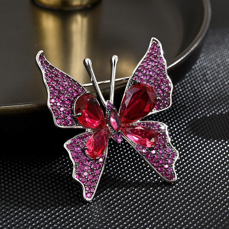 Легкая роскошная высококачественная цветная брошь-бабочка из циркония, изысканная маленькая и универсальная милая булавка, модные аксессуары для одежды розы красного