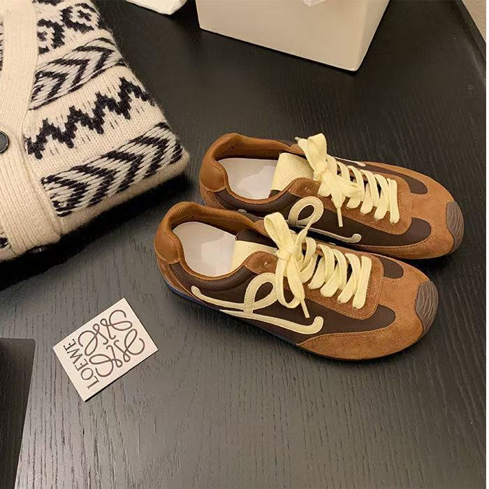 Анимационная история Ван Ибо обувь Dexun новая на плоской подошве уродливая милая повседневная обувь Форреста Гампа 40 темно-коричневого