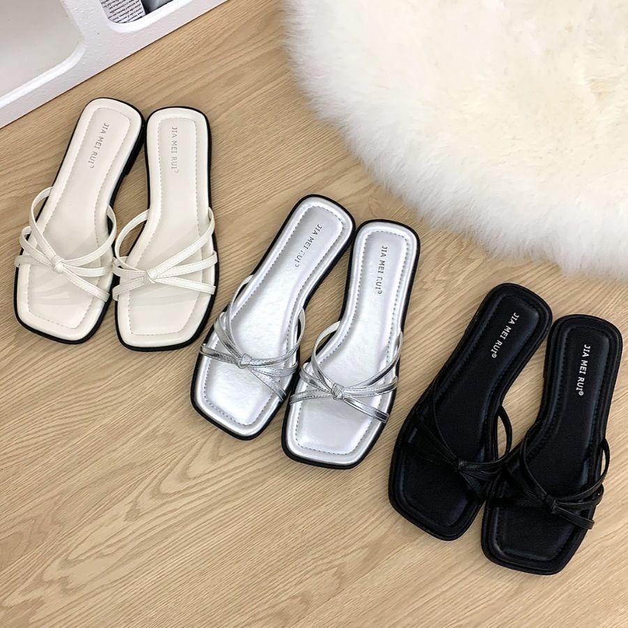 Серебристые сандалии на плоской подошве, французские маленькие крутые тапочки, сказочные туфли, новая летняя модная обувь 2025, пляжные сандалии 40 бежевый
Серебристые сандалии на плоской подошве, французские маленькие крутые тапочки, сказочные туфли, новая летняя модная обувь 2025, пляжные сандалии 40 бежевый