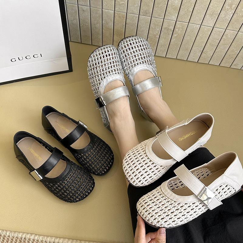 Summer new round head one-word buckle shallow mouth single shoes women s flat shoes woven hollow Mary Jane hole sandals 35
Summer new round head one-word buckle shallow mouth single shoes women s flat shoes woven hollow Mary Jane hole sandals 35