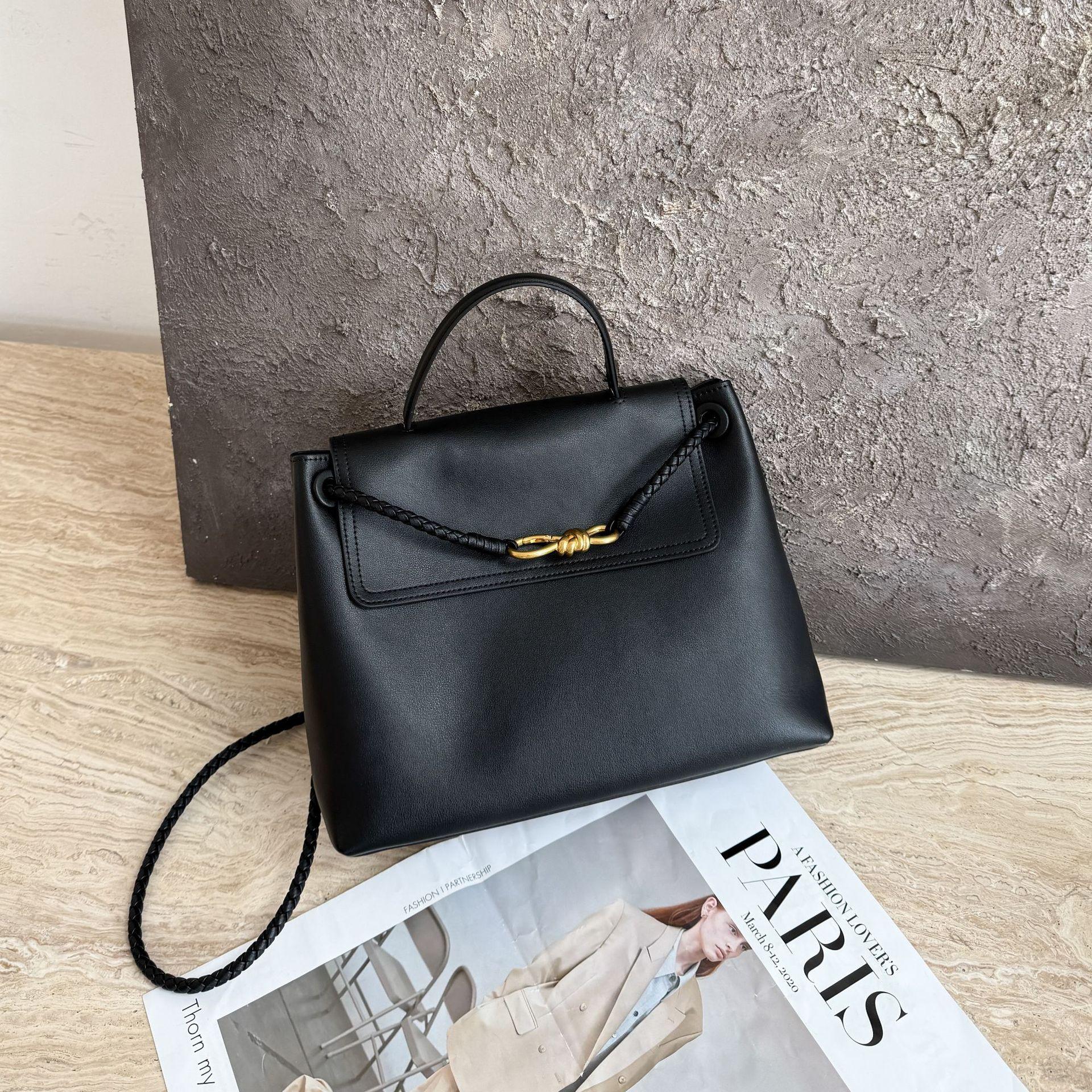 Сумка из натуральной кожи в стиле old money, высококлассная, в европейском и американском стиле, женская сумка-тоут
Сумка из натуральной кожи в стиле old money, высококлассная, в европейском и американском стиле, женская сумка-тоут