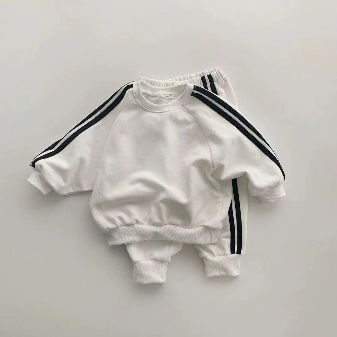 Korean Style Unisex Baby Sweatshirt & Pants Set – Solid Color, Webbing Stripe, Trendy Spring/Autumn Design 73 cm хізер сірий колір
Korean Style Unisex Baby Sweatshirt & Pants Set – Solid Color, Webbing Stripe, Trendy Spring/Autumn Design 73 cm хізер сірий колір