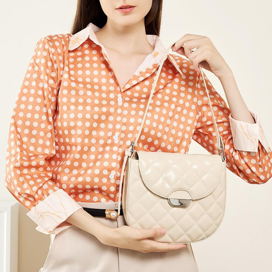 Premium Sense Rhombus Armpit Bag, New Design Sense Pig Nose Bag, Semi-round Leather Shoulder Bag чорний
Premium Sense Rhombus Armpit Bag, New Design Sense Pig Nose Bag, Semi-round Leather Shoulder Bag чорний