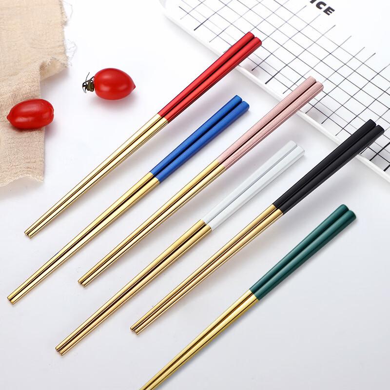Ru Han Gold-Tipped Stainless Steel Chopsticks Gift Set
Ru Han Gold-Tipped Stainless Steel Chopsticks Gift Set