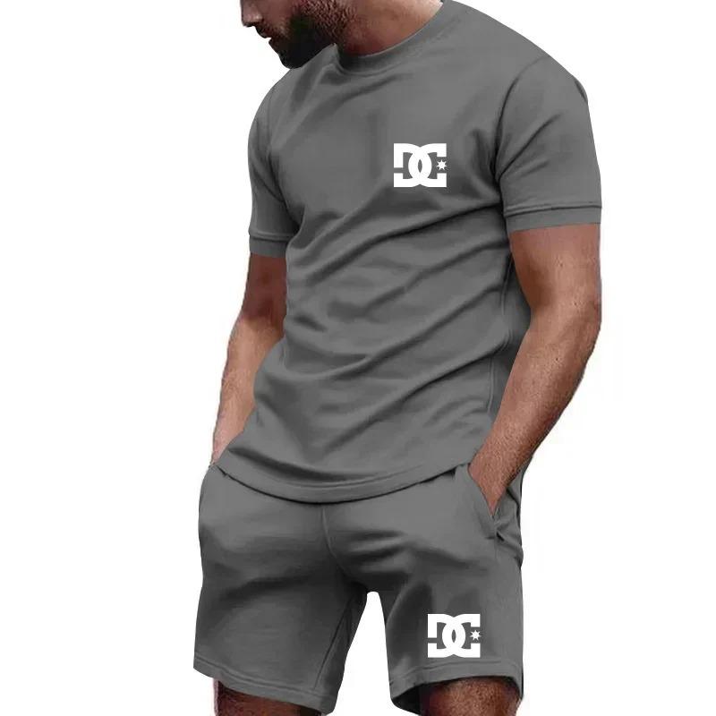 Summer new men s short-sleeved T-shirt and breathable shorts two-piece 4XL
Summer new men s short-sleeved T-shirt and breathable shorts two-piece 4XL
